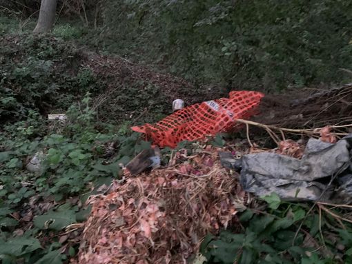 Villafranca Piemonte: abbandona rifiuti lungo il Pellice, multato