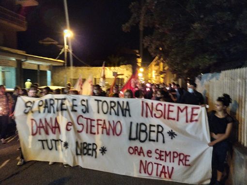 L'arresto di Dana Lauriola mobilita il M5s: i penstastellati tornano a riunirsi sotto la bandiera No Tav L'arresto di Dana Lauriola mobilita il M5s: i penstastellati tornano a riunirsi sotto la bandiera No Tav