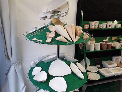 Carta alimentare compostabile e bicchiere flute e calice vino in PLA Carta alimentare compostabile e bicchiere flute e calice vino in PLA