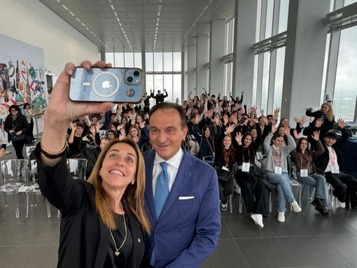 Premiazione delle scuole da parte di Elena Chiorino e Alberto Cirio