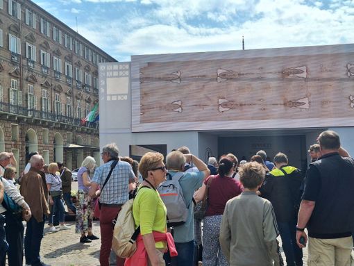 "Volti nel volto", cento dipinti di Gesù ispirati dall'uomo della Sindone