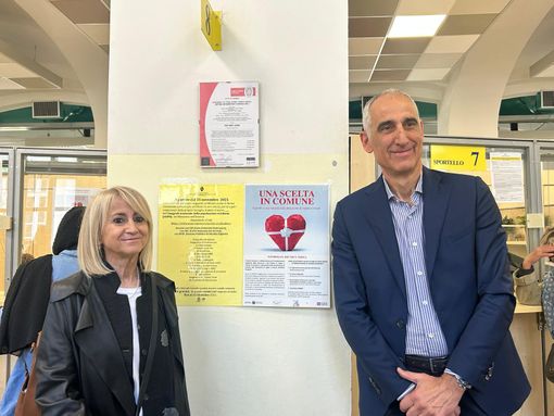 Luciana Littizzetto e Francesco Tresso all'anagrafe centrale di Torino