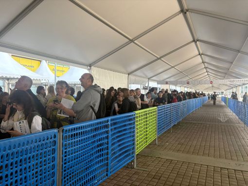 Lunghe code al Salone del Libro 2025 Lunghe code al Salone del Libro 2025