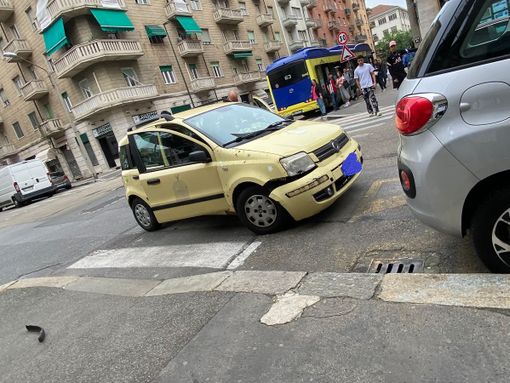 Incidente in via Tunisi all'angolo con via Madonna delle Rose