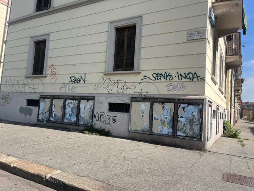 Scritte sulle case popolari di Mirafiori Scritte sulle case popolari di Mirafiori