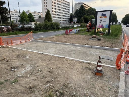 Lavori per un attraversamento pedonale in corso Grosseto Lavori per un attraversamento pedonale in corso Grosseto