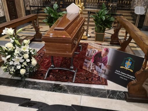 Si celebrano questo pomeriggio alle 15.30 i funerali dell'arcivescovo emerito Cesare Nosiglia