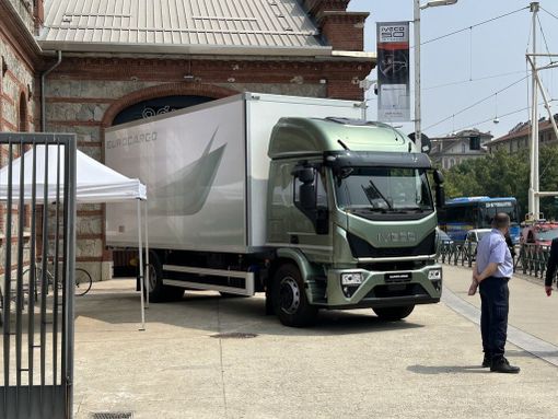 Iveco, la vendita agli indiani di Tata fa paura. Il Comune: “Investimenti per occupazione a lungo termine"