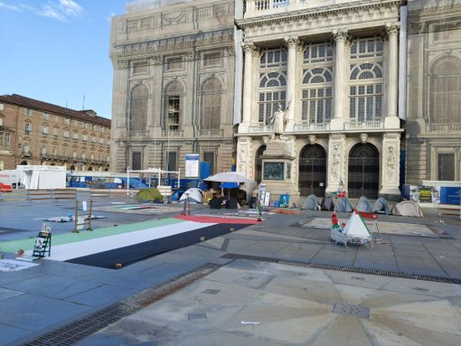 Tende dei Pro Pal in piazza Castello