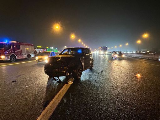 Incidente sulla tangenziale sud: 4 mezzi coinvolti e traffico in tilt Incidente sulla tangenziale sud: 4 mezzi coinvolti e traffico in tilt