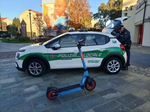 Monopattini 'selvaggi' a Nichelino: 7 quelli multati dalla Polizia locale Monopattini 'selvaggi' a Nichelino: 7 quelli multati dalla Polizia locale