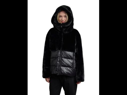 Quando lo sconto non vale il rumore: lo stile Step By Step incontra il Black Friday 2025 Quando lo sconto non vale il rumore: lo stile Step By Step incontra il Black Friday 2025