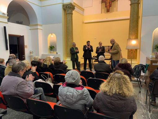 Un momento dell'incontro anti truffe agli anziani in San Salvario Un momento dell'incontro anti truffe agli anziani in San Salvario
