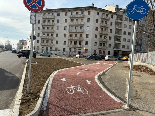 La nuova ciclabile di via Filadelfia La nuova ciclabile di via Filadelfia
