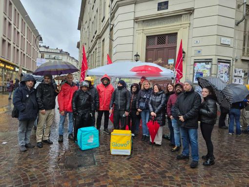 Protesta dei rider per avere tutele e diritti