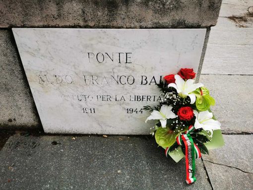 I fiori rubati sul ponte Balbis