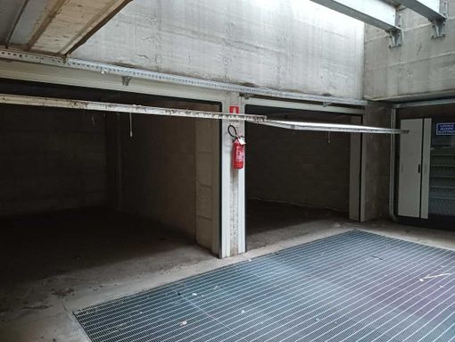 82 box auto inutilizzati: problema sicurezza in corso Umbria