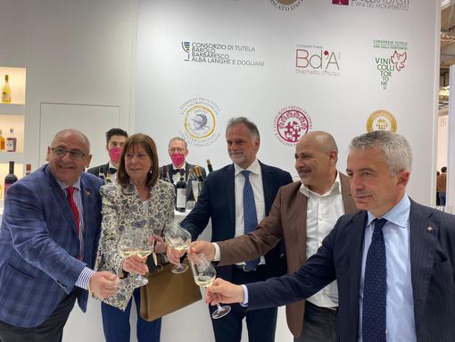 Vinitaly, Gavazza (Lega): "L’enoturismo strategico per rilanciare i nostri territori con proposte attive e coinvolgenti" Vinitaly, Gavazza (Lega): "L’enoturismo strategico per rilanciare i nostri territori con proposte attive e coinvolgenti"