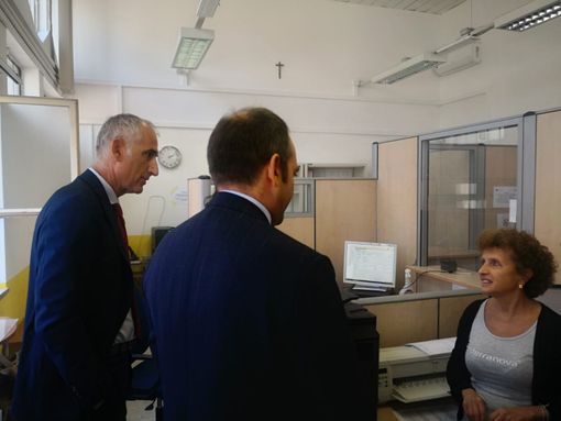 Riapre l'anagrafe di Falchera, recuperati i ritardi sulla CIE ma non sui cambi di residenza: "Ci vanno 3 mesi, siamo in difficoltà" Riapre l'anagrafe di Falchera, recuperati i ritardi sulla CIE ma non sui cambi di residenza: "Ci vanno 3 mesi, siamo in difficoltà"