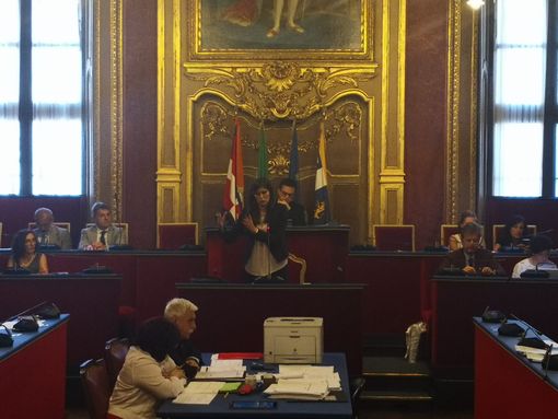 Fischi al Regio contro Appendino: "Amareggiata, ma nessuno sottovaluta le tensioni"