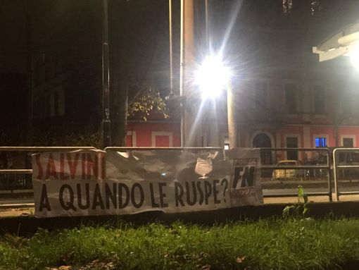 Askatasuna festeggia 22 anni di occupazione. Forza Nuova invoca Salvini: "A quando le ruspe?" Askatasuna festeggia 22 anni di occupazione. Forza Nuova invoca Salvini: "A quando le ruspe?"
