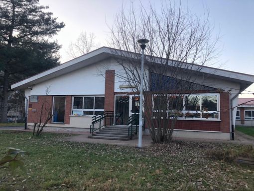 scuola materna vista dall'esterno scuola materna vista dall'esterno