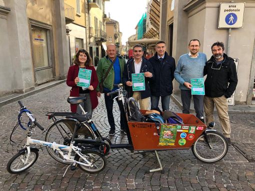 A Chieri siglato un patto di condivisione per incentivare l'uso della bici per fare acquisti