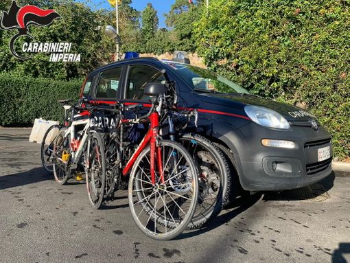 Ladri di biciclette “da competizione” scoperti dai carabinieri di Imperia: la banda aveva colpito anche in Piemonte Ladri di biciclette “da competizione” scoperti dai carabinieri di Imperia: la banda aveva colpito anche in Piemonte