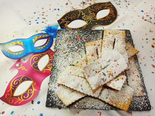 maschere di carnevale e dolci