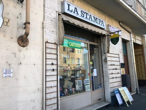 Chiude dopo 30 anni l'edicola-cartoleria Bellora Chiude dopo 30 anni l'edicola-cartoleria Bellora