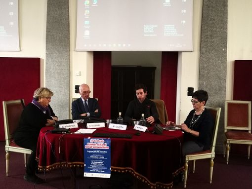 Antisemitismo a Torino, il presidente comunità ebraica: "Episodi scollegati, ma con emulazione come per pietre cavalcavia" Antisemitismo a Torino, il presidente comunità ebraica: "Episodi scollegati, ma con emulazione come per pietre cavalcavia"