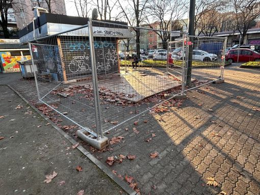 Rimosso il vecchio dehors abbandonato