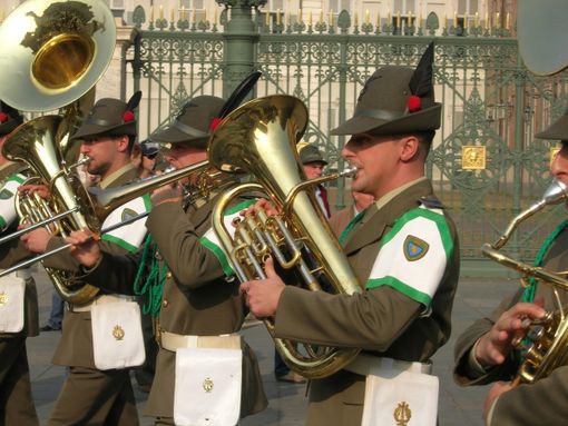 Stasera a Giaveno concerto della Fanfara della &quot;Taurinense&quot; a favore della Fondazione Piemontese per la Ricerca sul Cancro