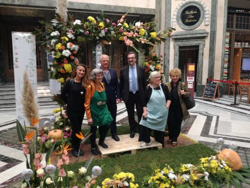 Festa dei nonni, Ascom regala una settimana floreale in galleria San Federico Festa dei nonni, Ascom regala una settimana floreale in galleria San Federico