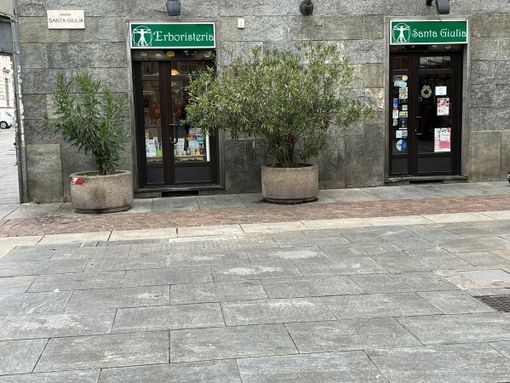 Le fioriere sono state rimosse dalla piazza Le fioriere sono state rimosse dalla piazza