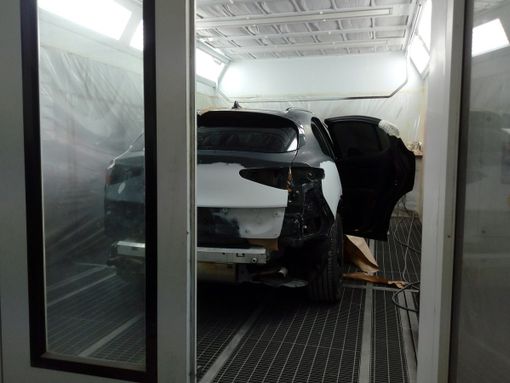 Odori molesti provenienti dalla Carrozzeria Alfa3, reato ambientale per il titolare: denunciato