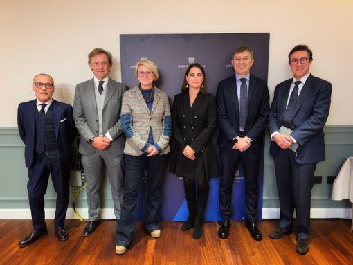 La presidente Giorgia Garola e i 5 vicepresidenti di Amma La presidente Giorgia Garola e i 5 vicepresidenti di Amma