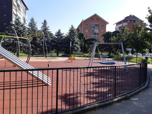 Riqualificato il giardino Napoleoni, nuovi giochi per i bimbi: abbattute le barriere architettoniche