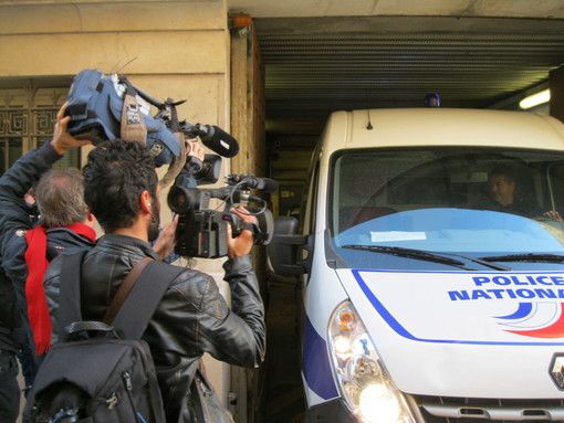 L'uscita di uno dei &quot;cellulari&quot; con a bordo gli arrestati