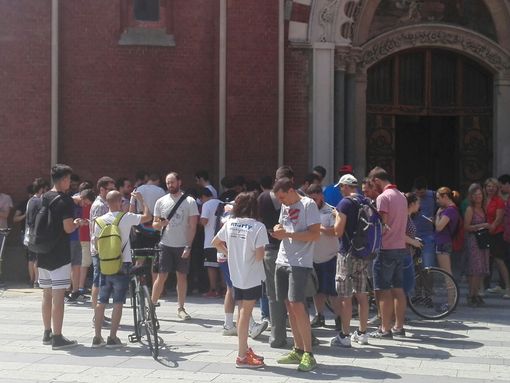 Torino, ressa davanti alla chiesa: ma sono i fedeli di Pokemon Go
