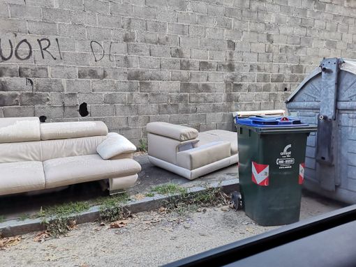 Rifiuti abbandonati in Circoscrizione 6: Petrarulo chiede chiarezza su interventi e multe
