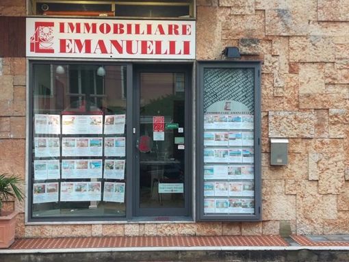 Agenzia Immobiliare Emanuelli: da oltre 30 anni si occupa di compravendita di immobili con serietà e professionalità