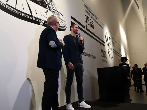 Giocatori della Juve violano l'isolamento anticovid, la Procura apre un fascicolo Giocatori della Juve violano l'isolamento anticovid, la Procura apre un fascicolo