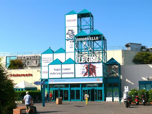 Il centro commerciale Le Gru