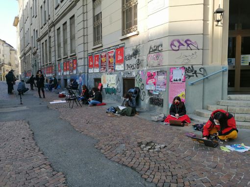 Scuole &quot;arancioni&quot;, ma chiuse: è già duello tra il Piemonte e il Parlamento. M5S: &quot;Cirio si adegui&quot;