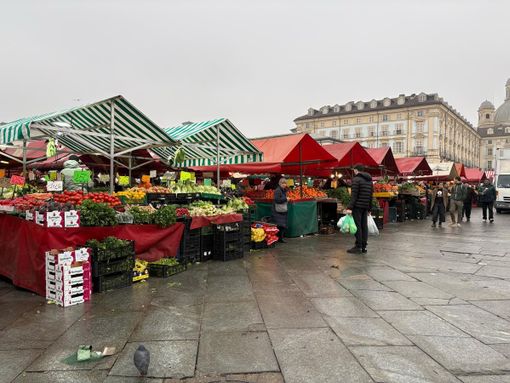 I lavori interesseranno la zona dell'ortofrutta, dove sono stati sostituiti la maggioranza dei banchi I lavori interesseranno la zona dell'ortofrutta, dove sono stati sostituiti la maggioranza dei banchi