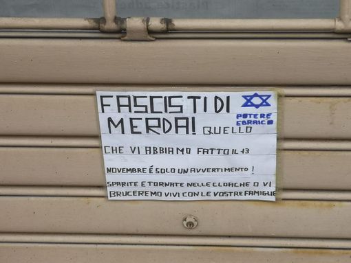 Aliud denuncia: "Minacce di morte e volantini che inneggiano alla nostra sparizione. Intervengano le istituzioni" Aliud denuncia: "Minacce di morte e volantini che inneggiano alla nostra sparizione. Intervengano le istituzioni"