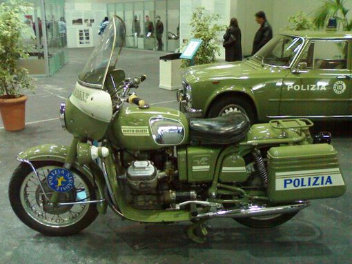 Torino, a Palazzo Madama c’è la mostra su “165 anni di storia in-divisa. La prima Questura del Regno”