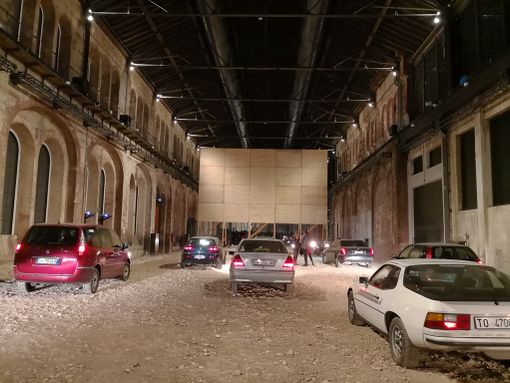 L'ex spazio industriale delle OGR di Torino diventa un parcheggio sterrato apocalittico: dal 2 novembre &quot;L'Atteso&quot; di Mike Nelson