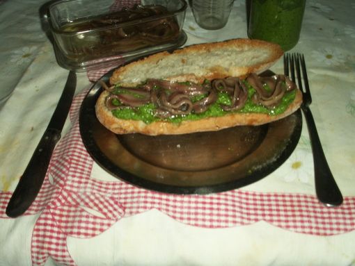 In Piemonte il “bagnetto” non si fa con l’acqua ma con il prezzemolo: il bagnet verd